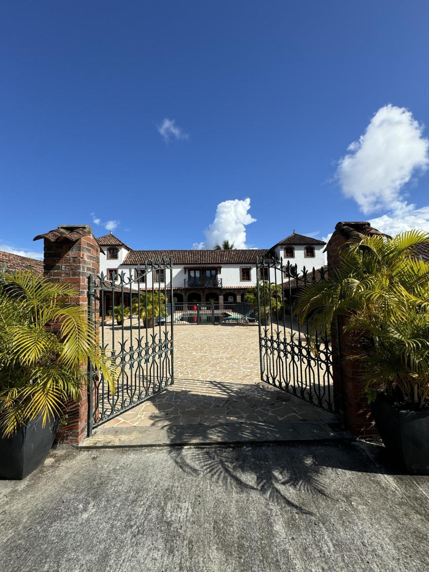 Domaine Du Chateau Les Trois-Ilets Exterior photo
